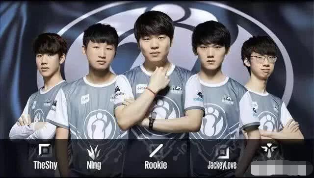 LNG Esports 阵容由 Hanyi 揭晓： ZIKA , Tian , Scout , Peyz , Hang 在午夜签约